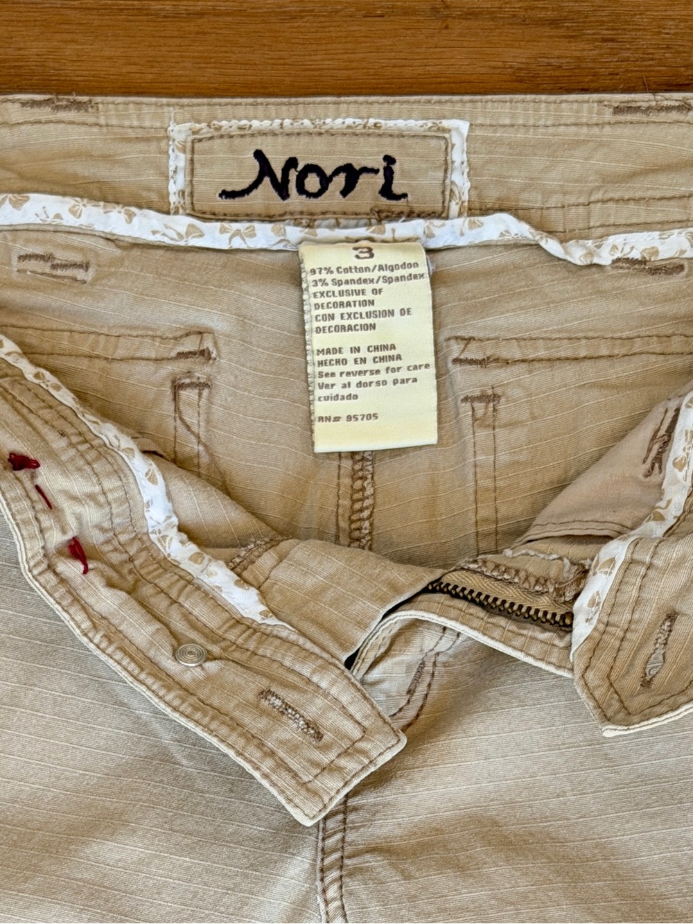 VTG Nori Y2K Khaki Cargo Capri Shorts Pants Cinched Knee Multi-Pocket Snap Wm 3 - Picture 6 of 10